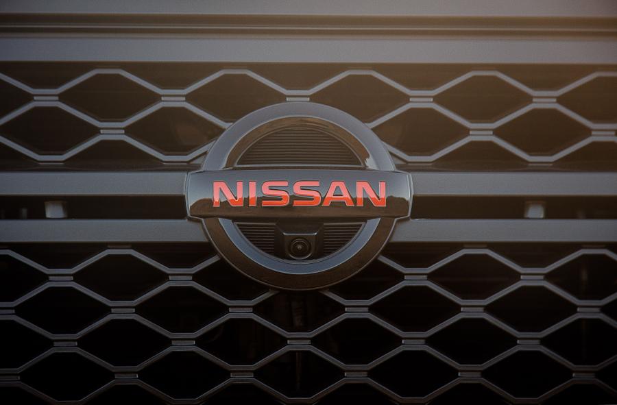 Логотип Nissan Titan Pro4X Crew Cab 2019 года  (фото 15 из 35)